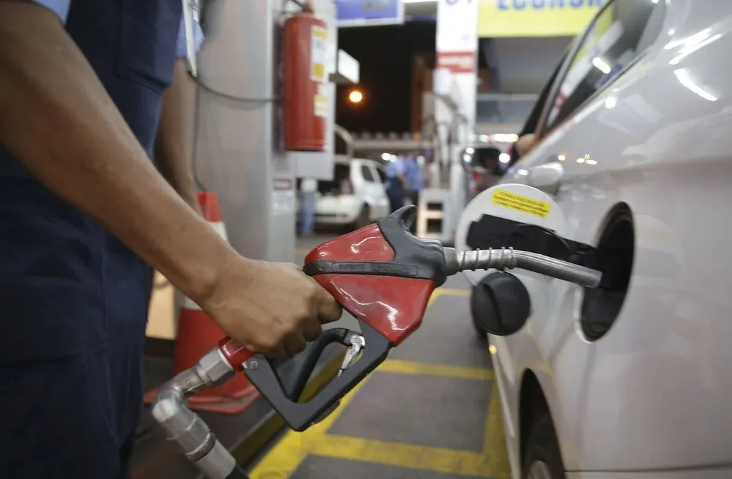 PREÇO ÚNICO: CARTEL - Preço da gasolina dispara em Porto Velho; motoristas enfrentam novo aperto no bolso; variação mínima 

